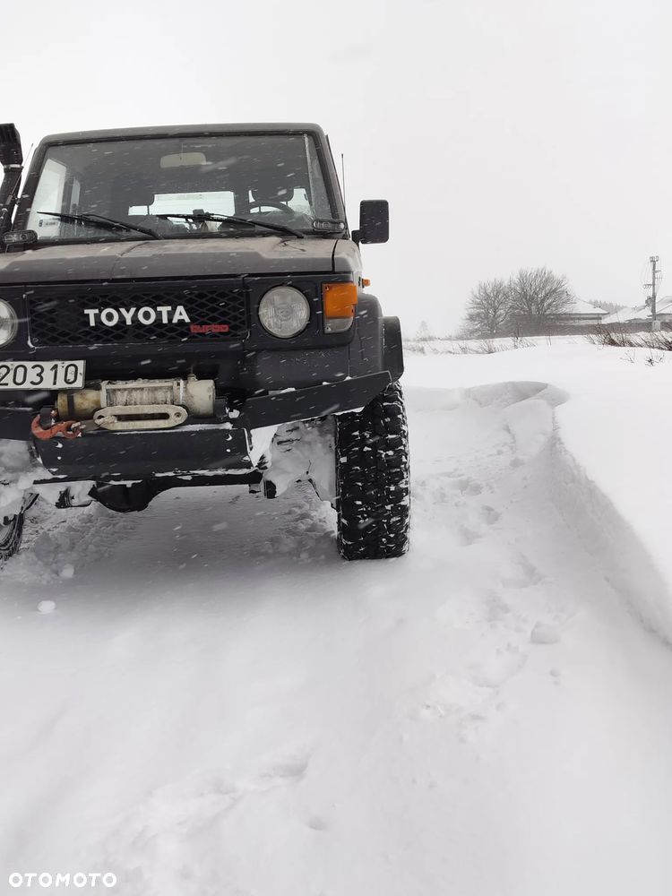 Toyota Land Cruiser - 6
