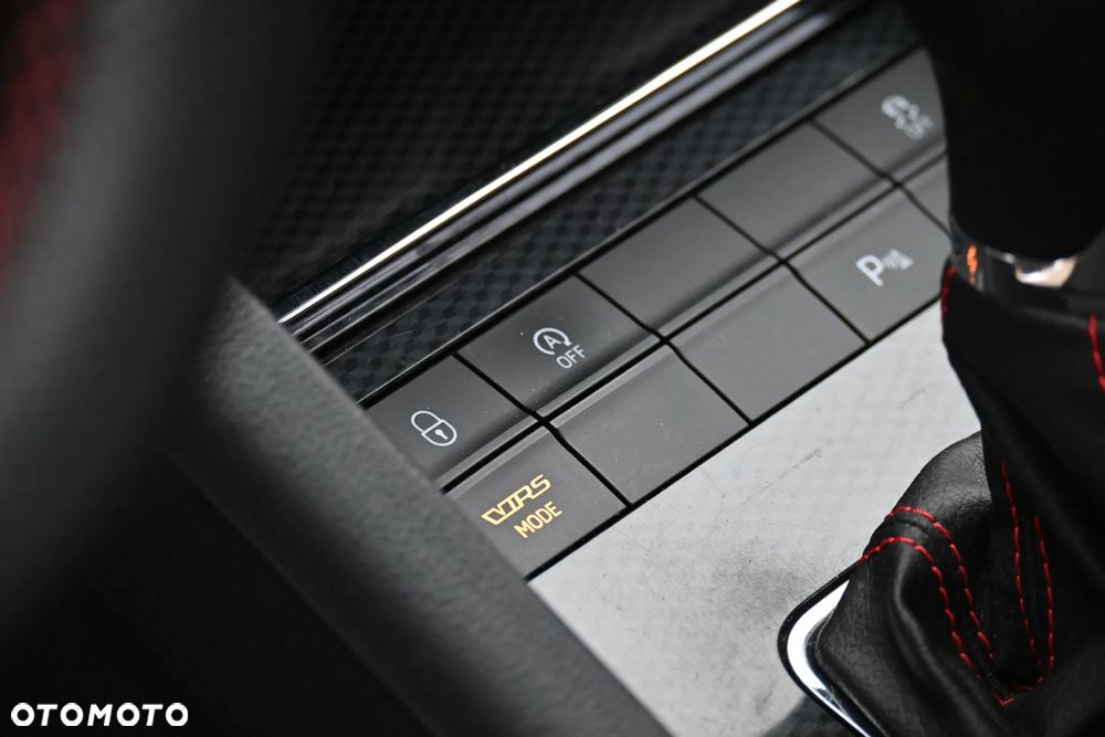 Skoda Octavia Combi 2.0 TDI DSG RS - 30