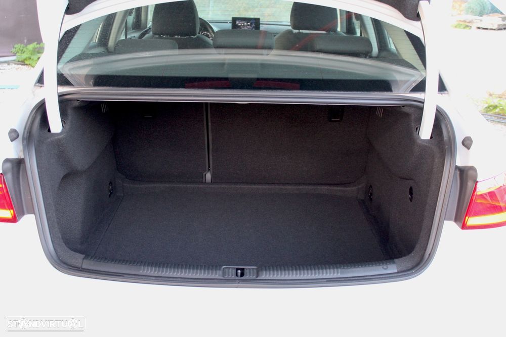 Audi A3 Limousine 1.6 TDI ultra Attraction - 5