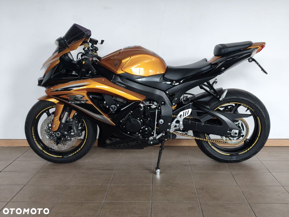 Suzuki GSX-R - 10