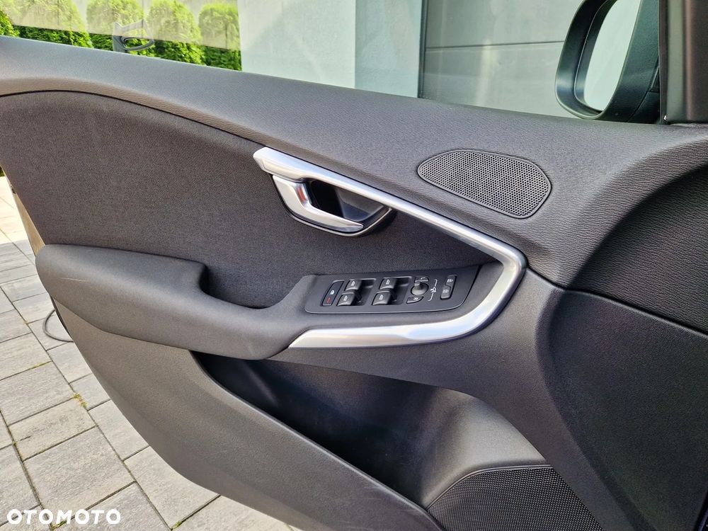 Volvo V40 D2 Geartronic Momentum - 39