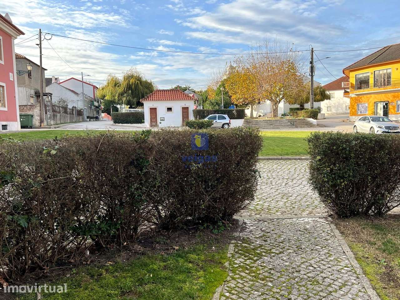 Baixa de Preço !!!! Villa para Recuperação na Labrujeira - Ventosa - A - Grande imagem: 2/45