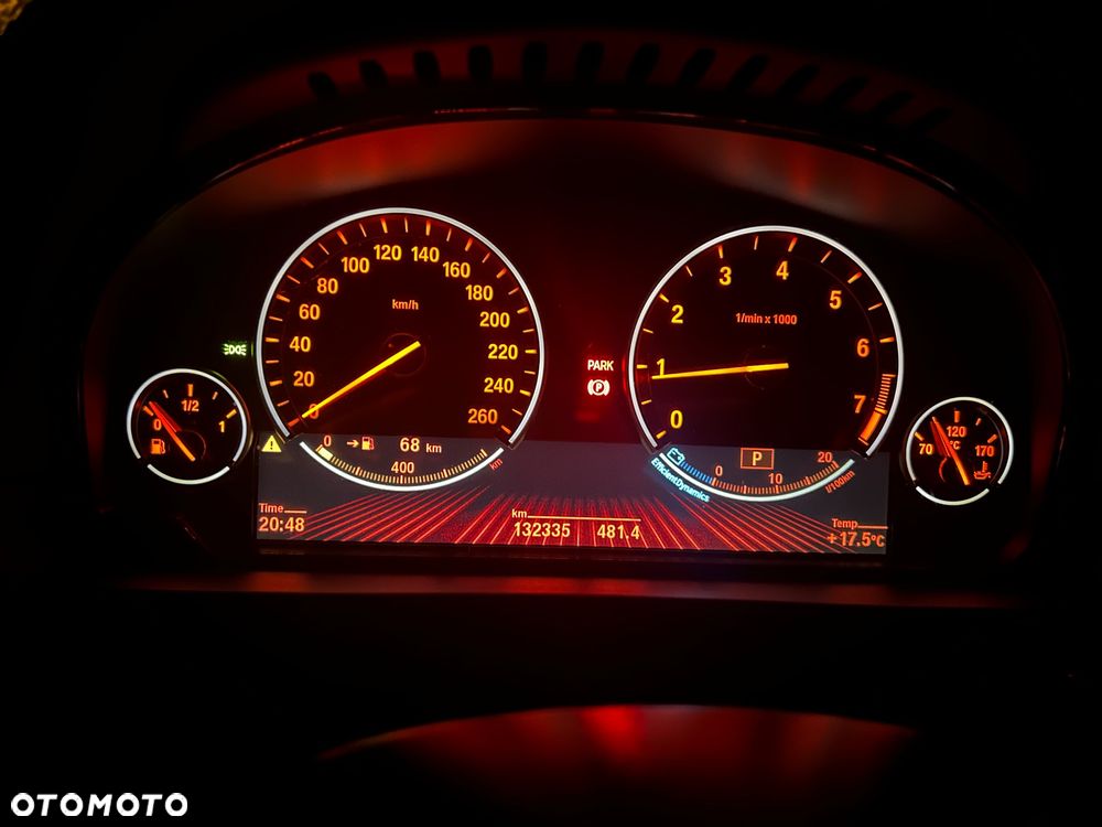 BMW Seria 5 528i xDrive - 13