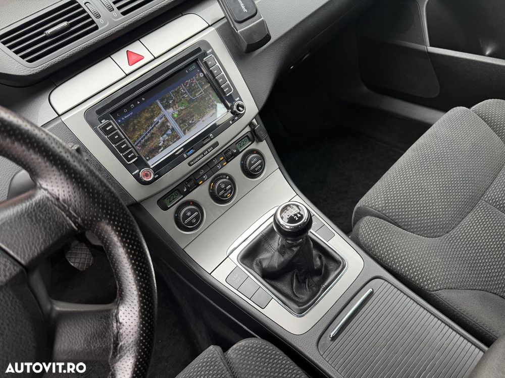 Volkswagen Passat - 11