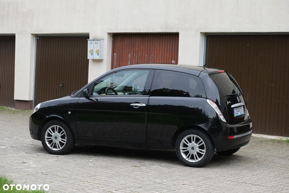 Lancia Ypsilon 1.4 8V Oro (4 os.) - 21