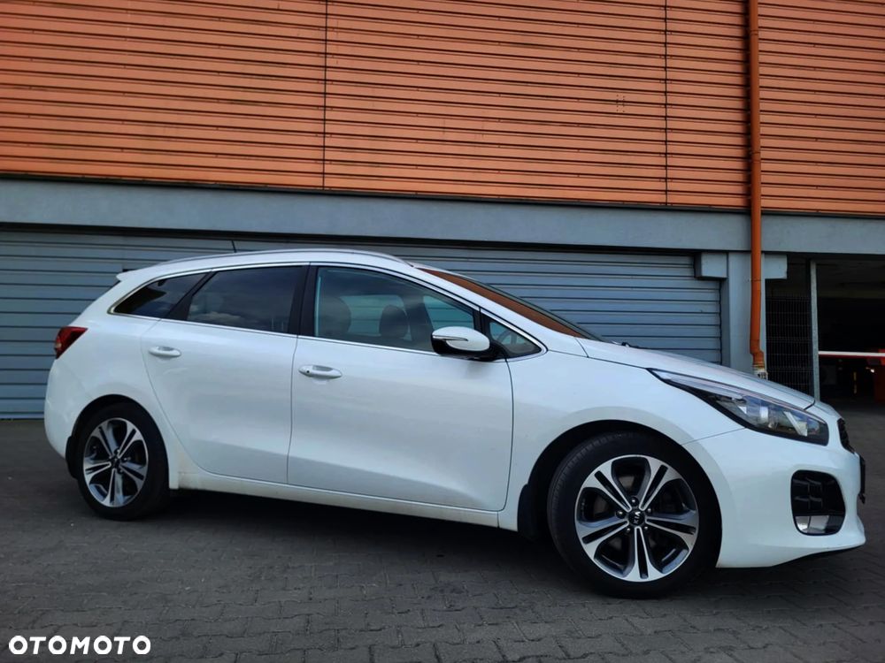 Kia Ceed 1.6 CRDi 136 DCT ISG SW GT Line - 16
