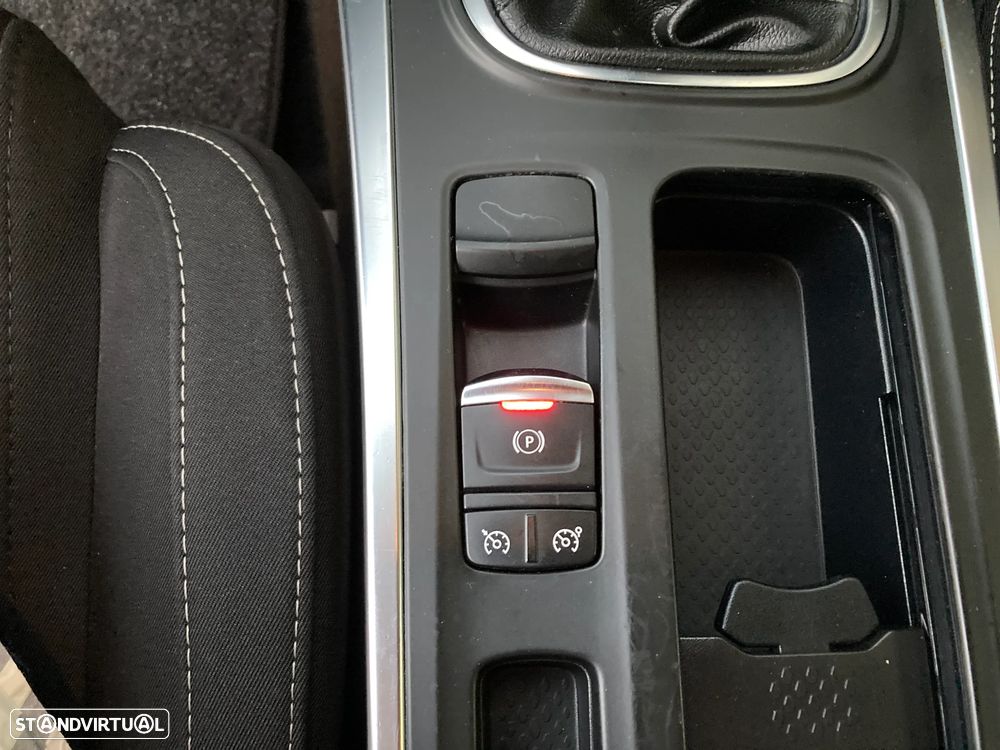 Renault Mégane Sport Tourer 1.3 TCe Limited - 25