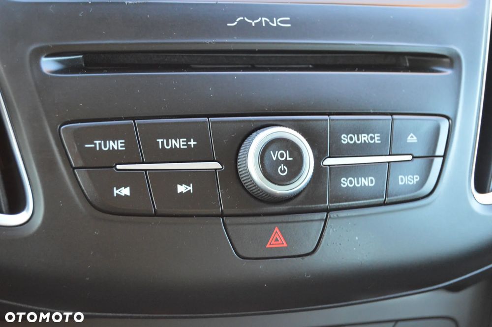 Ford Focus 1.0 EcoBoost Titanium Design - 22