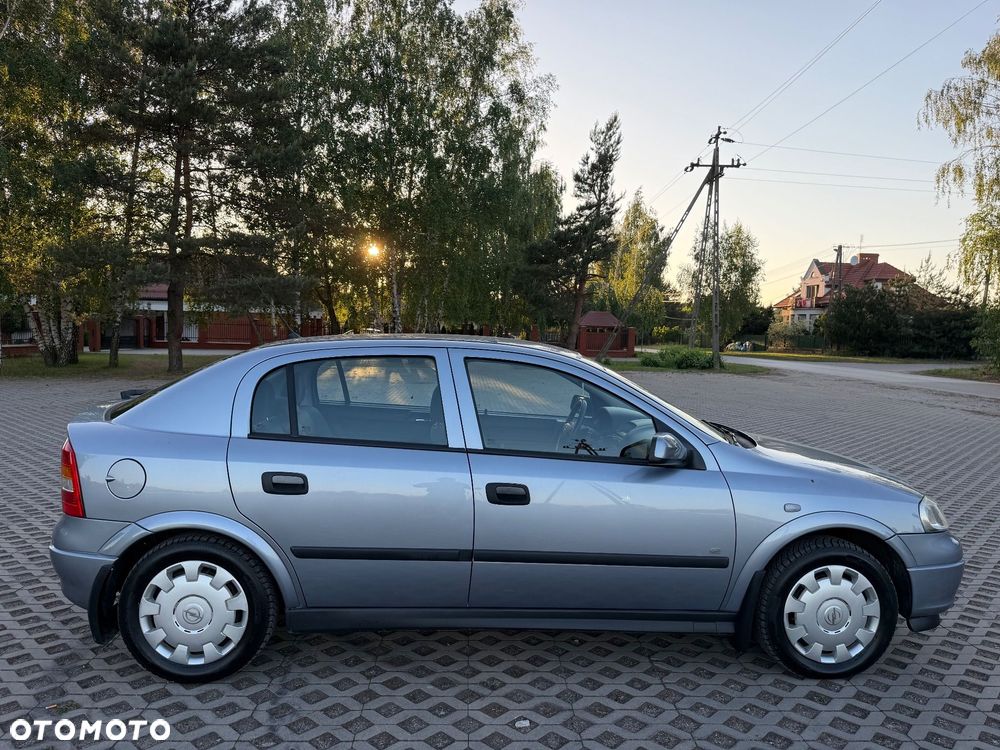 Opel Astra 1.4 Enjoy - 24