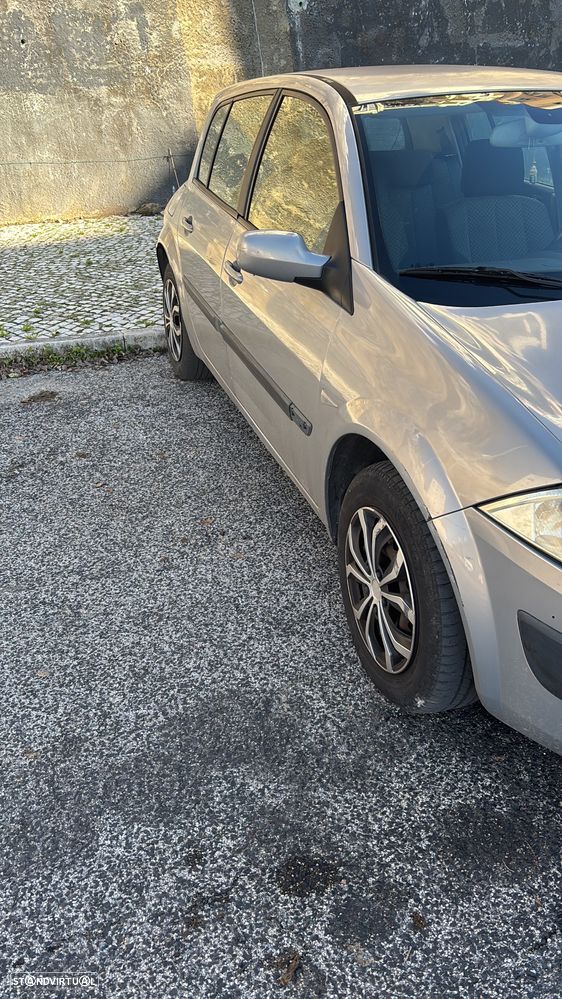 Renault Mégane 1.5 dCi L. Privilège - 8