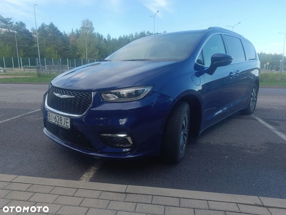 Chrysler Pacifica - 2