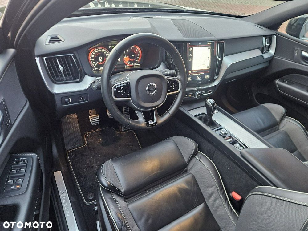 Volvo XC 60 D4 AWD R-Design - 11