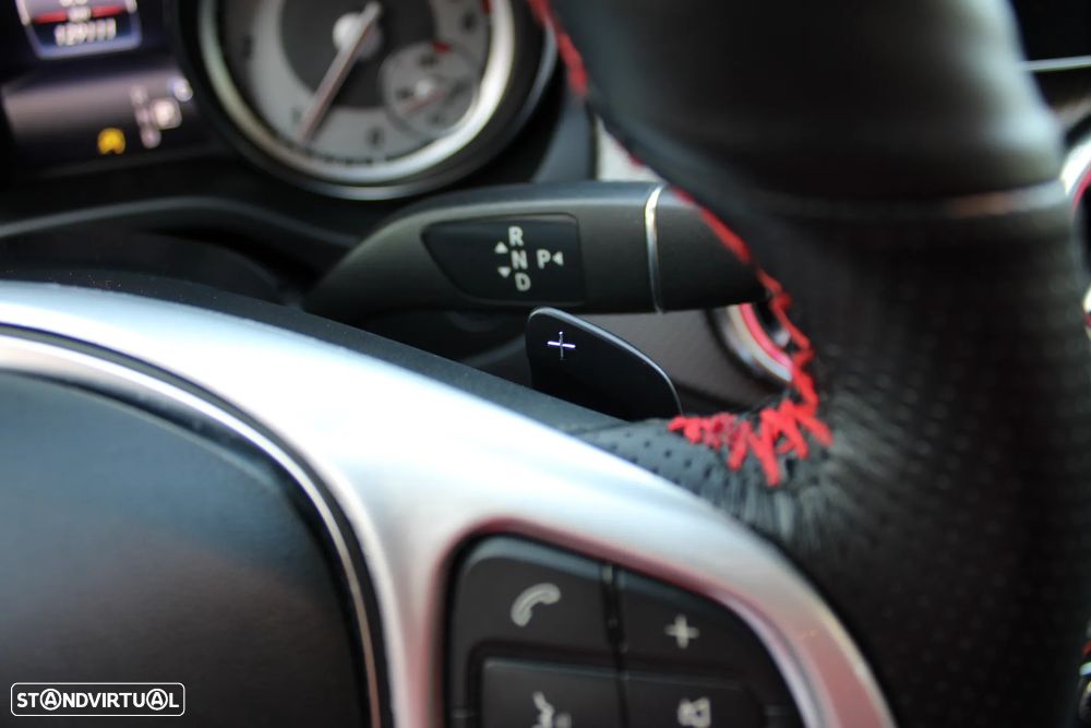 Mercedes-Benz GLA 180 d 7G-DCT Urban - 17