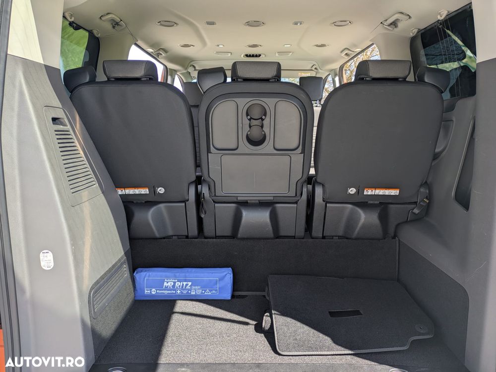 Ford Tourneo Custom - 12