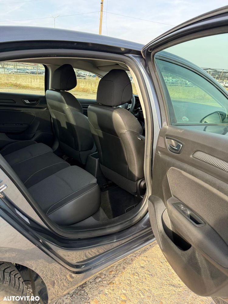 Renault Megane TCE GPF Zen - 20