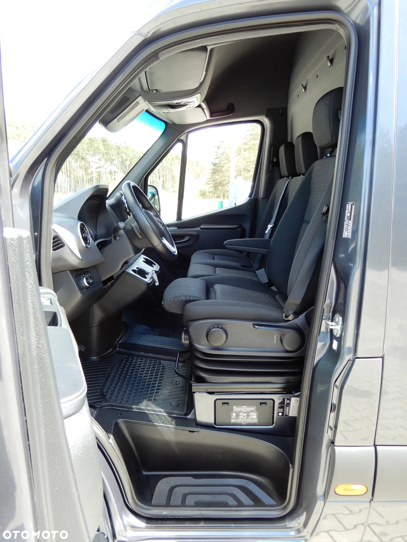 Mercedes-Benz Sprinter 319 CDI V6 3.0 CDI 190 KM 7G-Tronic Plus Ekstra Długi LONG Maxi+ 907 Furgon Blaszak Rozstaw Osi 4325 mm Full Opcja Stan Jak Nowy - 27