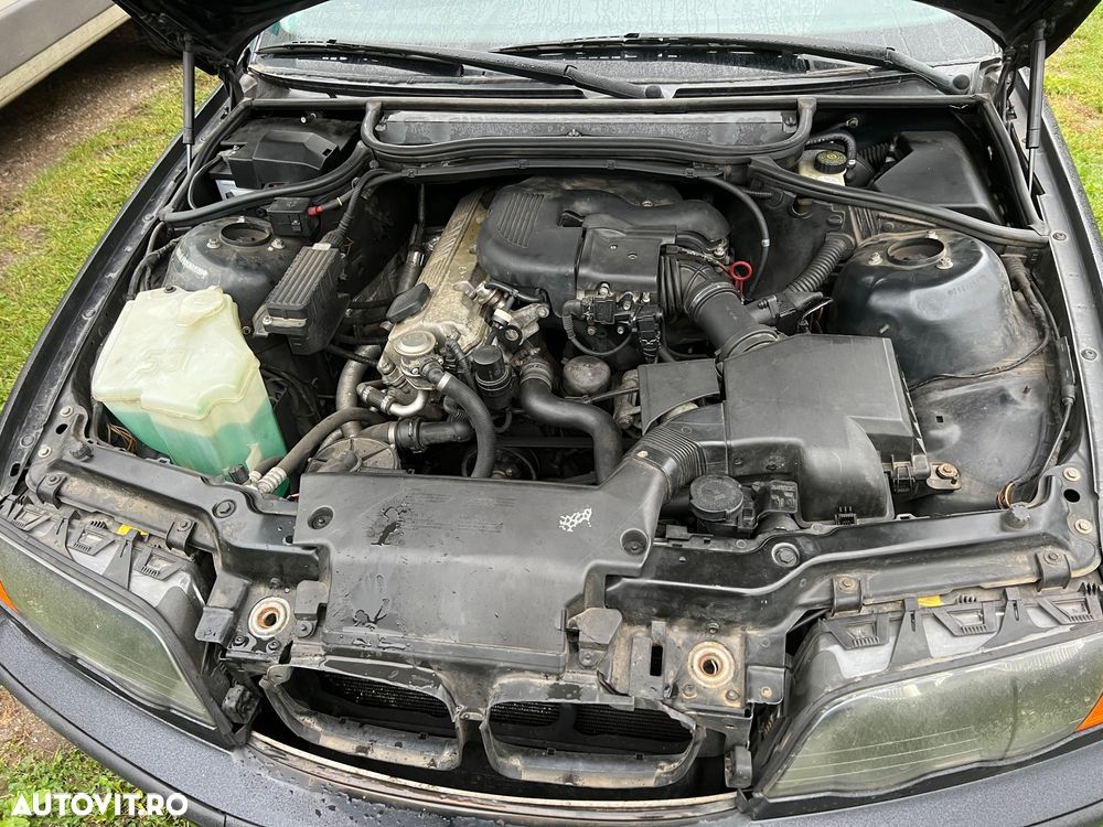 BMW Seria 3 316i - 10