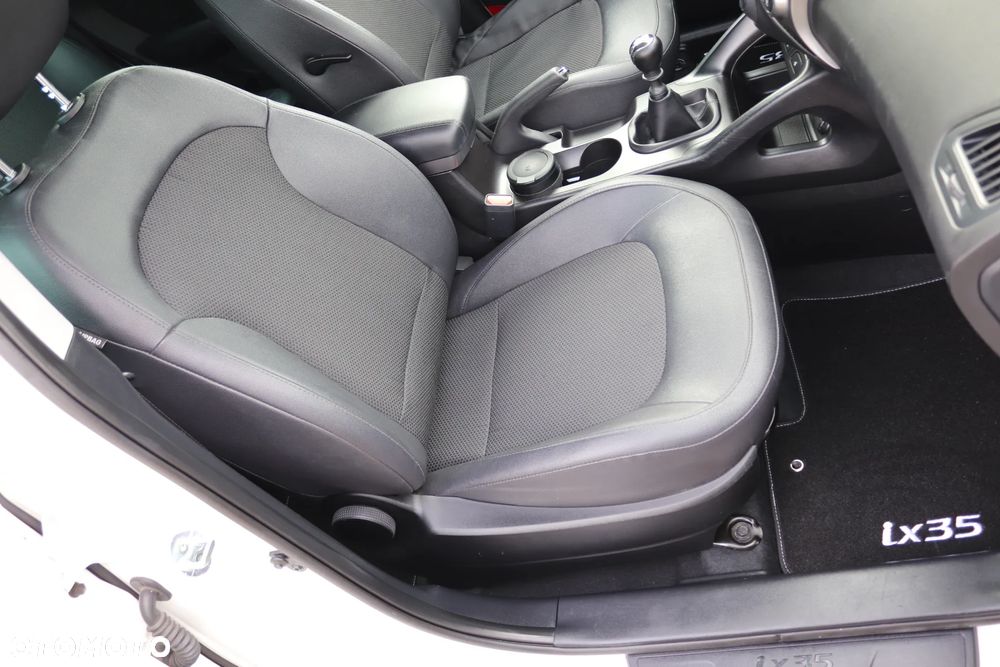 Hyundai ix35 1.6 2WD Fifa World Cup Edition - 24