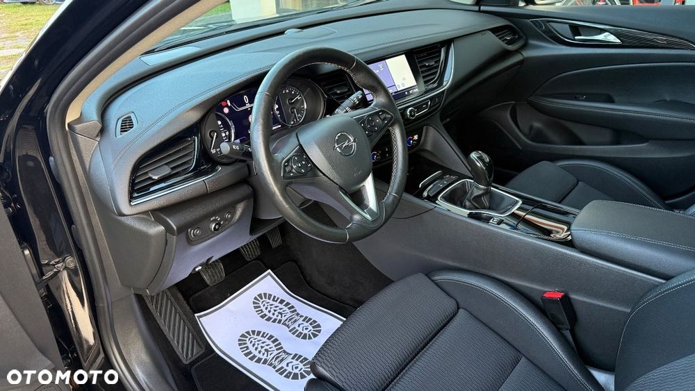 Opel Insignia - 18