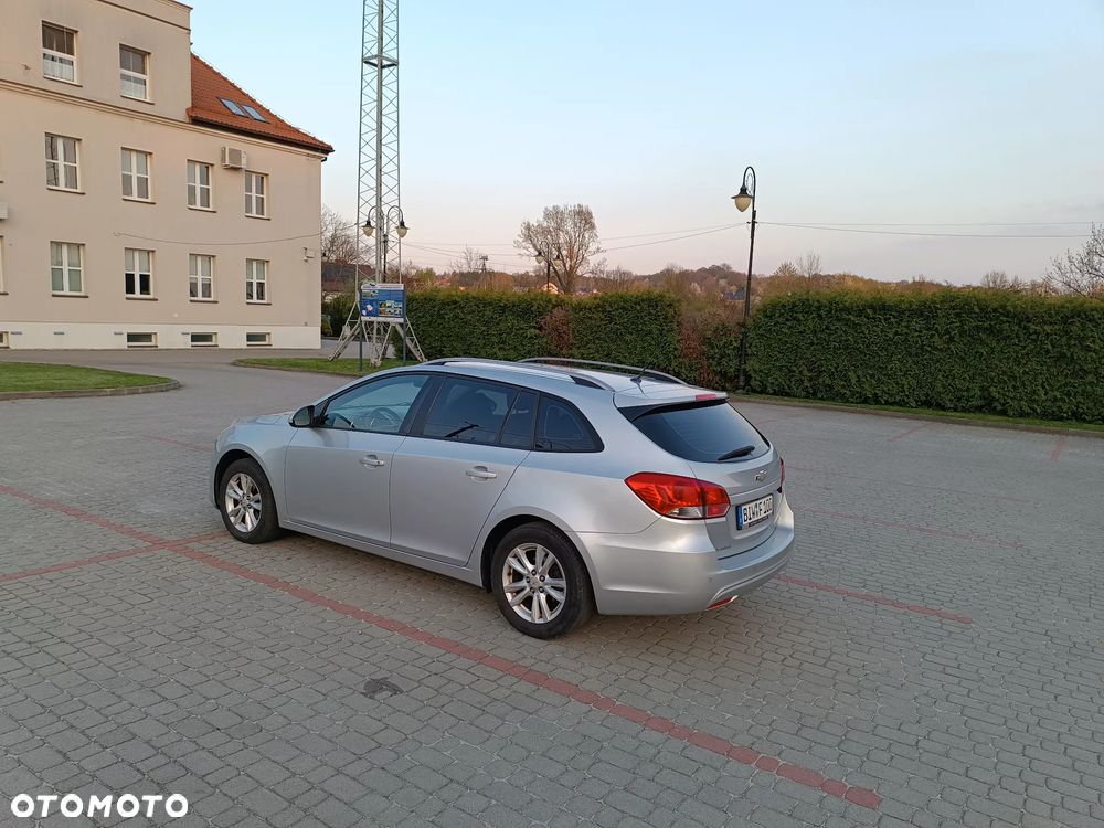 Chevrolet Cruze 1.6 LT+ - 4