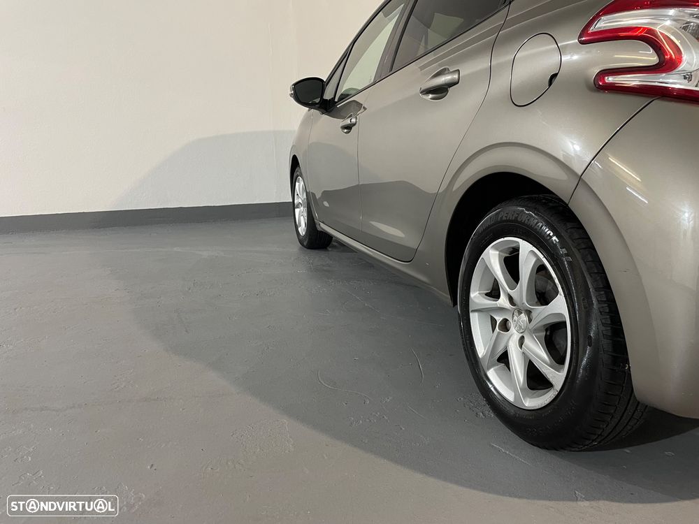 Peugeot 208 1.4 HDi - 5