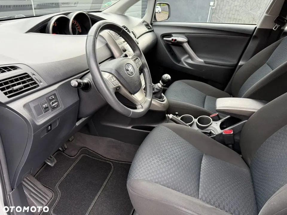 Toyota Verso 1.8 Premium 7os - 17