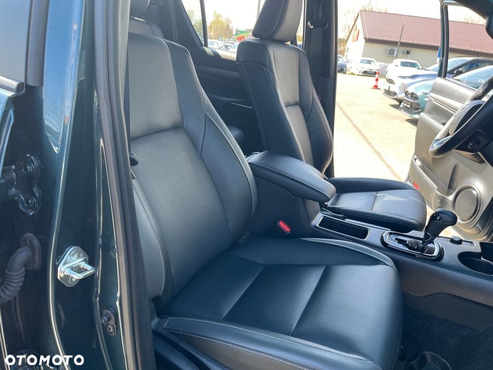 Toyota Hilux 2.8 D-4D mHEV Double Cab Invincible 4x4 - 24