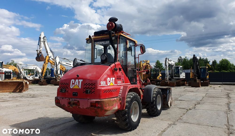 Caterpillar 908 - 4