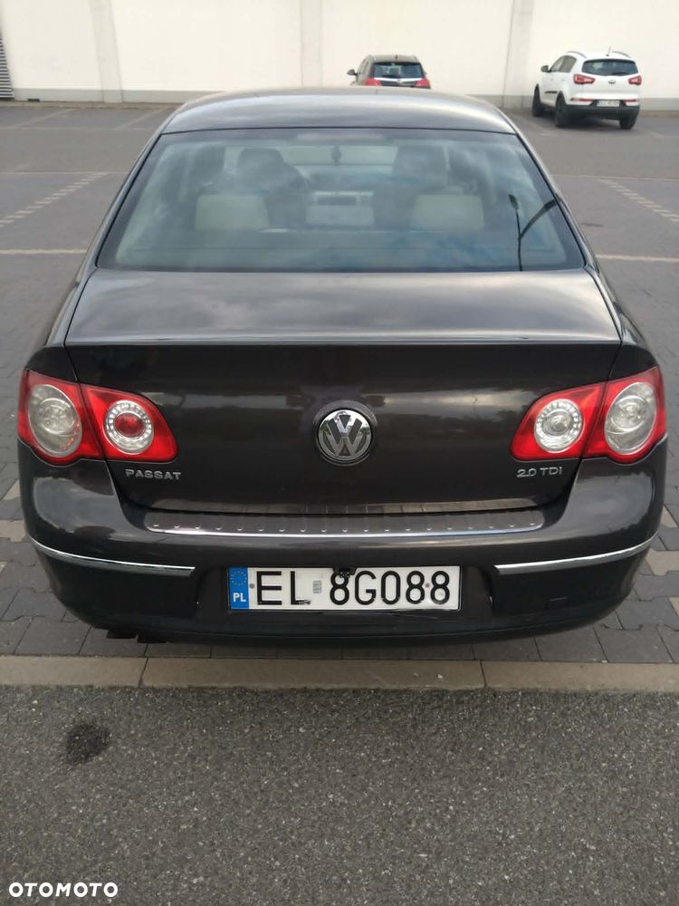 Volkswagen Passat 2.0 TDI Comfortline - 13