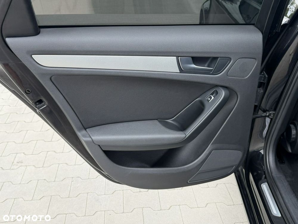 Audi A4 Limousine - 31