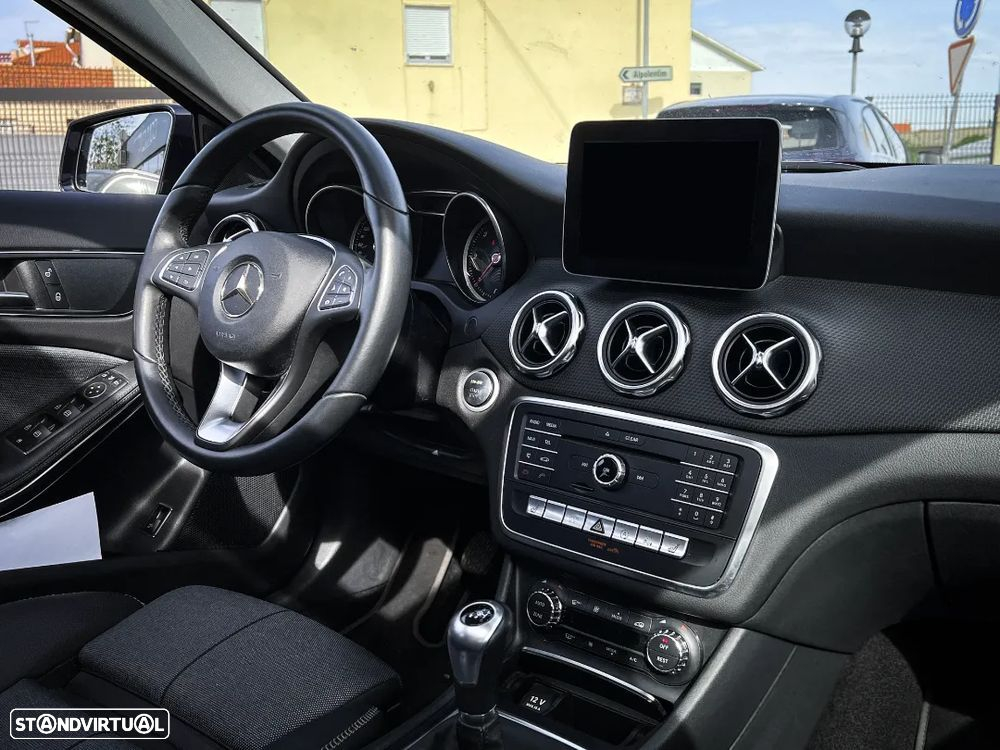 Mercedes-Benz GLA 180 d Urban - 8