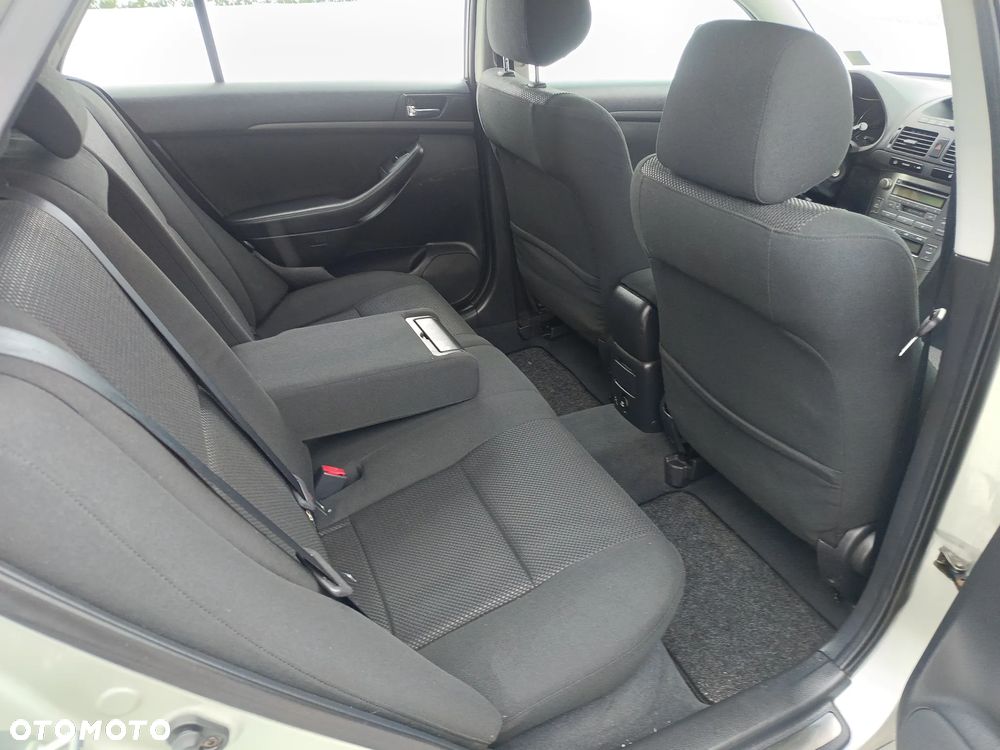 Toyota Avensis 2.0 VVT-i Edition - 22
