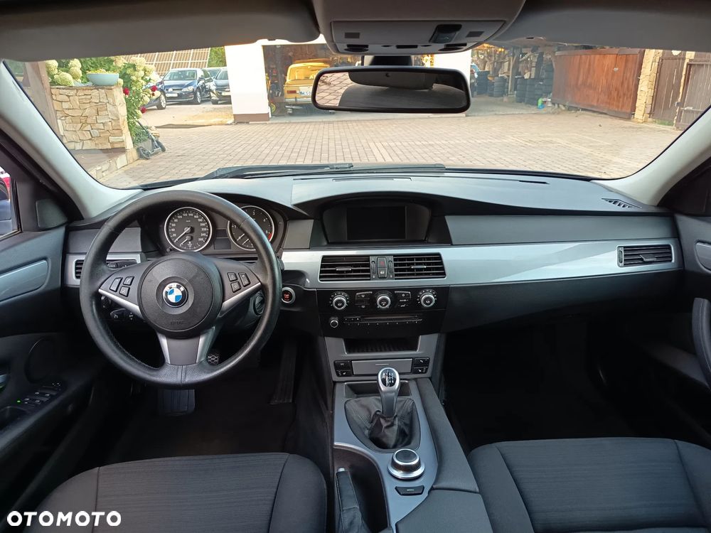 BMW Seria 5 525d - 6