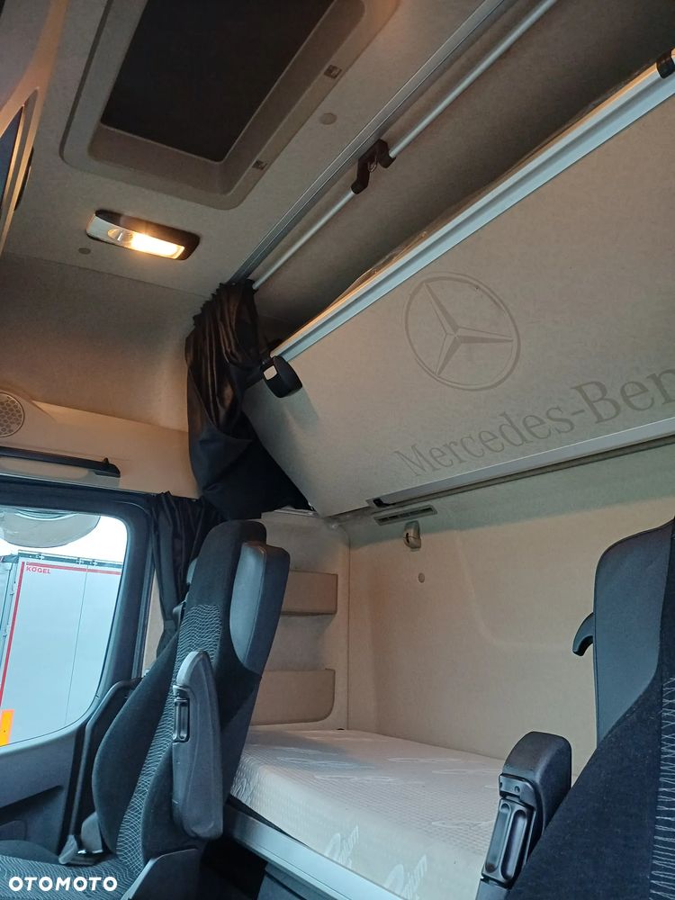 Mercedes-Benz Actros - 15