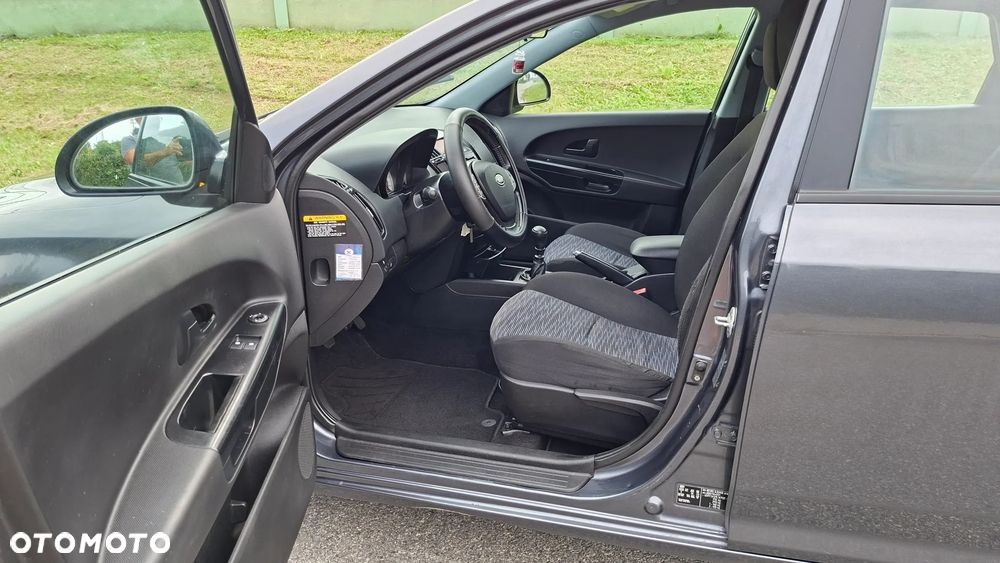 Kia Ceed 1.4 Comfort - 11