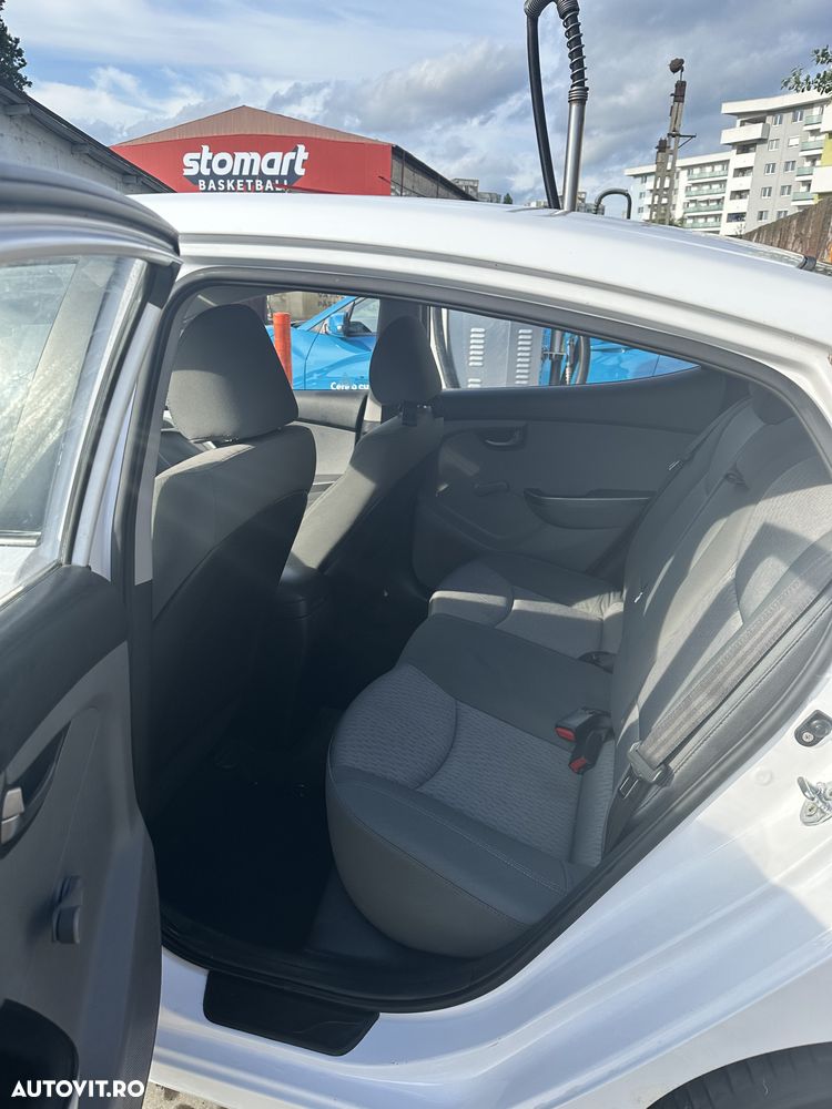 Hyundai Elantra 1.6 MPi - 8