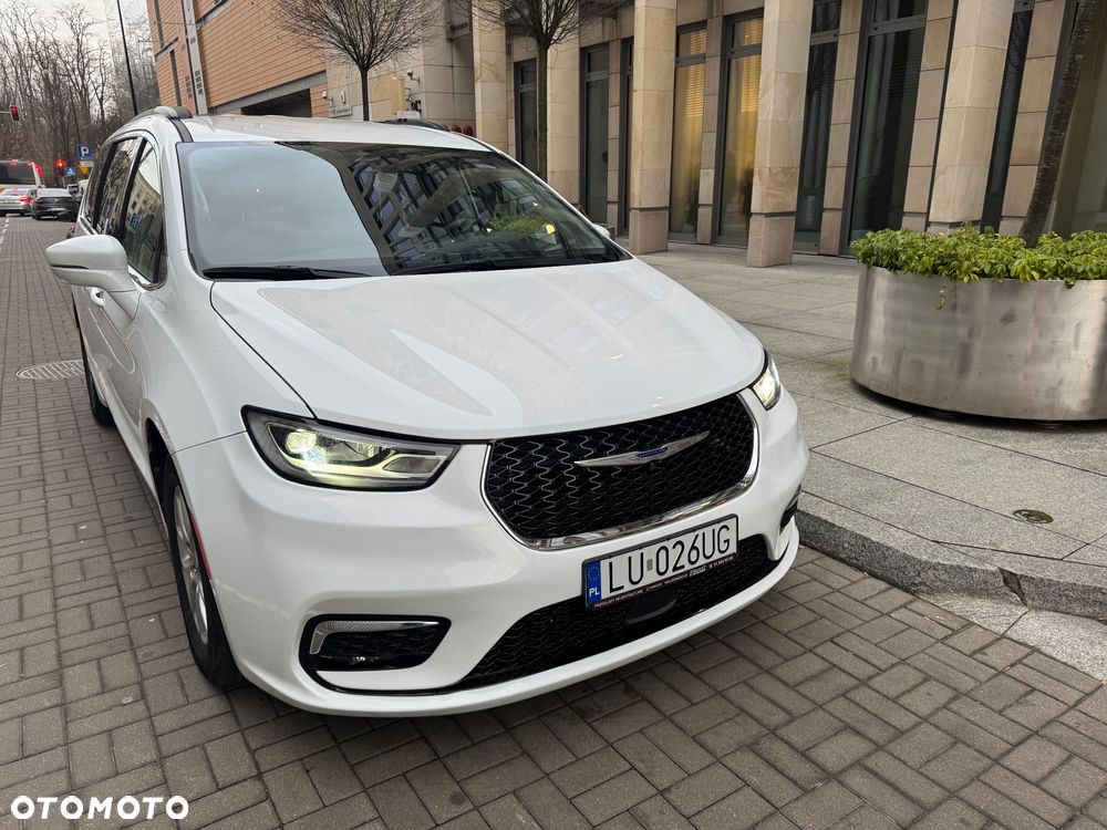 Chrysler Pacifica - 2