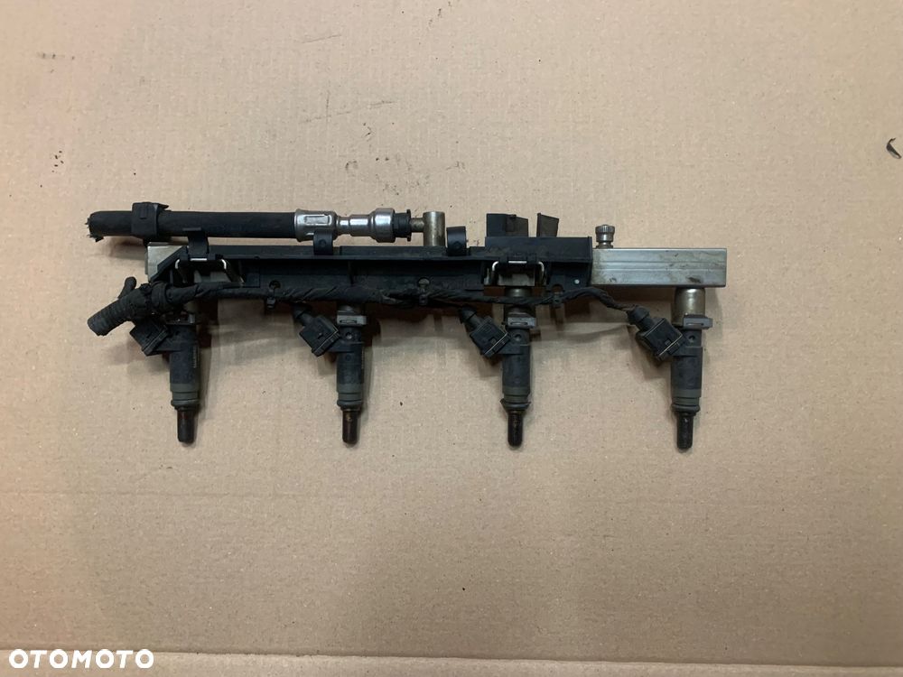7506158 Listwa wtryskowa bmw 3 e46 lift - 1