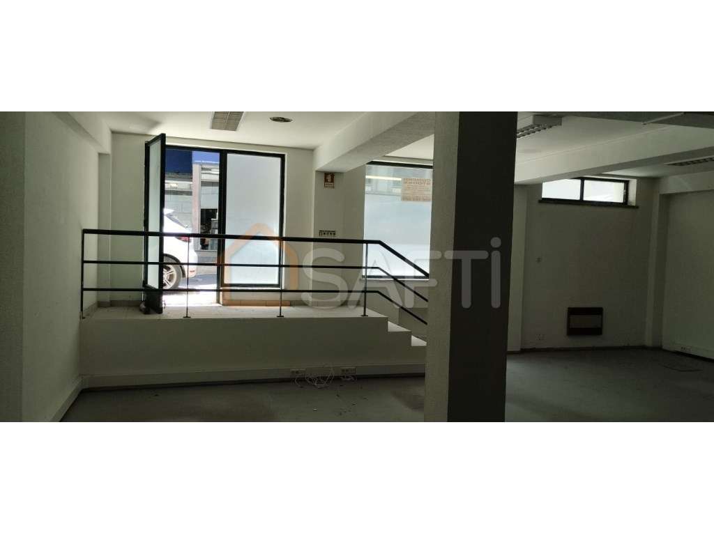 Loja / Espaço Comercial à Venda em Torres Novas - Grande imagem: 2/10