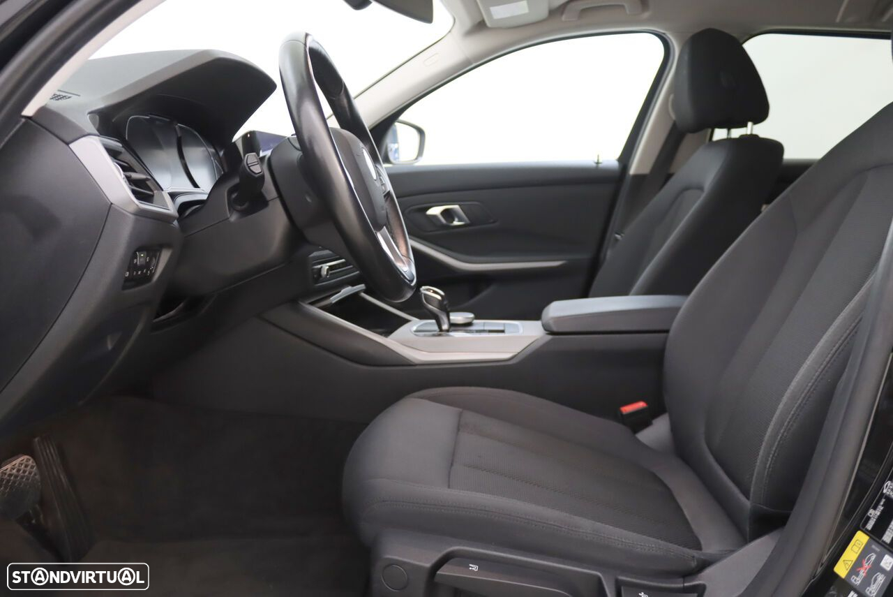BMW 330 e Touring Corporate Edition Auto - 4