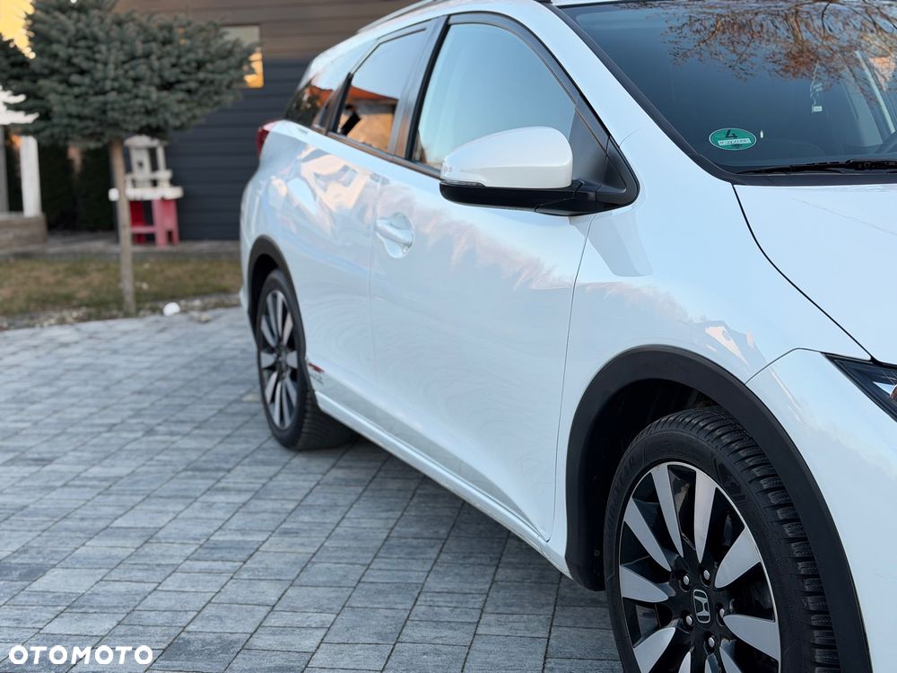 Honda Civic 1.6 i-DTEC Executive Black Edition - 11