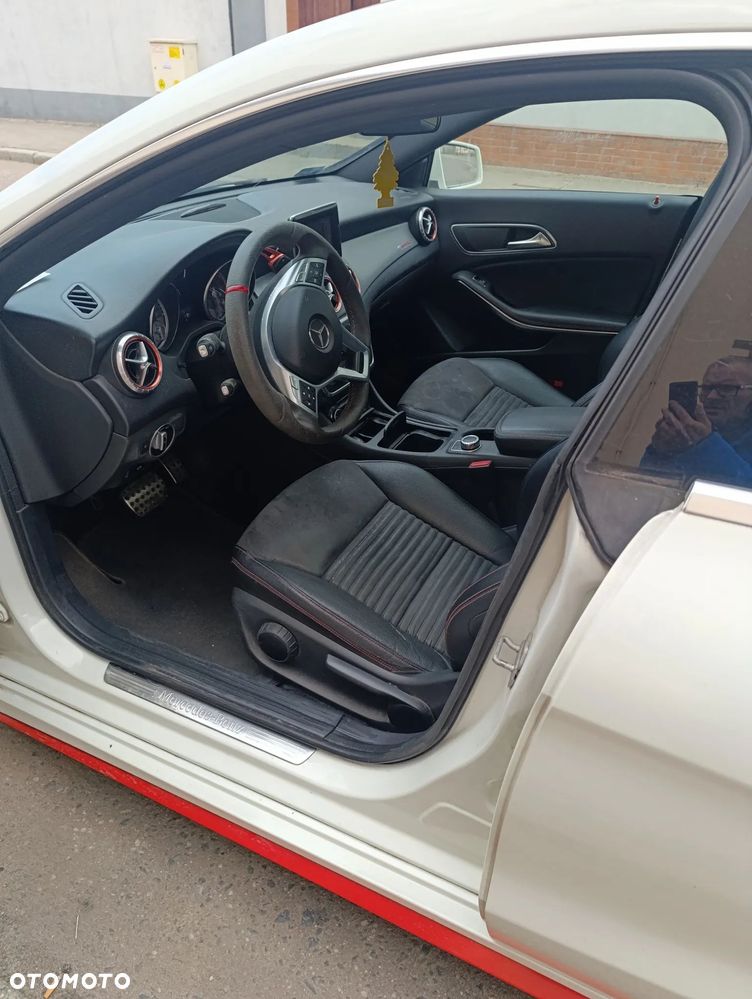 Mercedes-Benz CLA 250 Sport 7G-DCT - 7