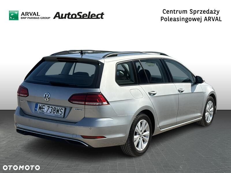 Volkswagen Golf - 6