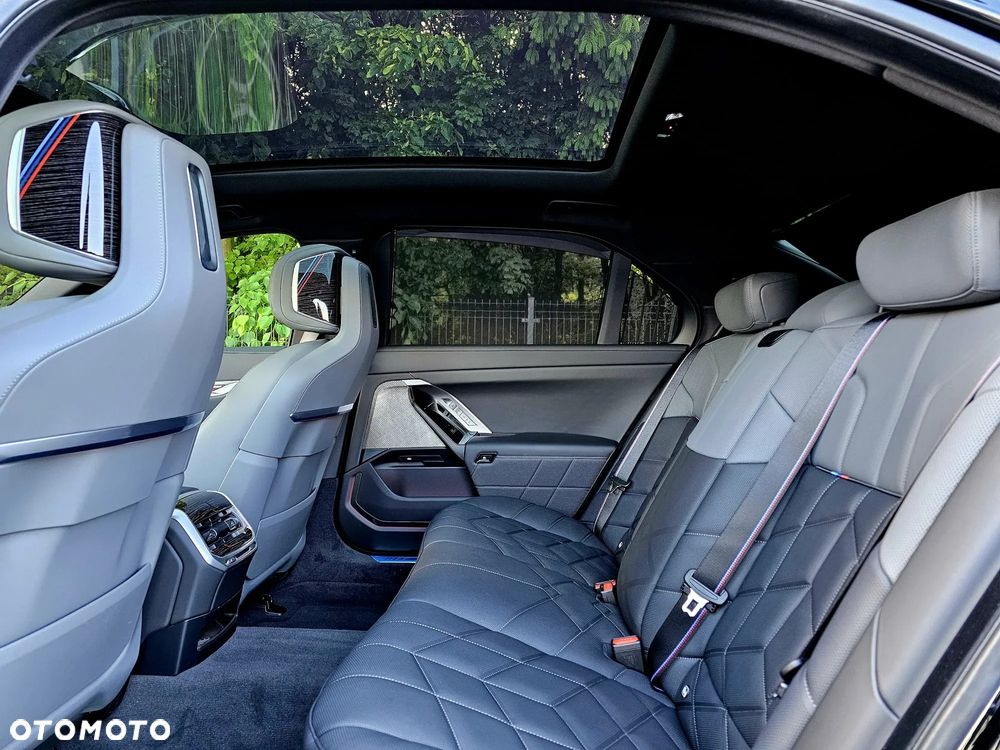 BMW Seria 7 - 24