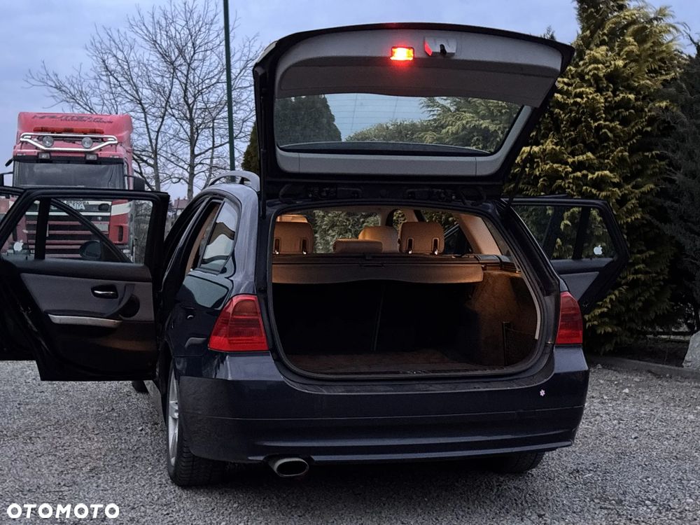 BMW Seria 3 320d - 15