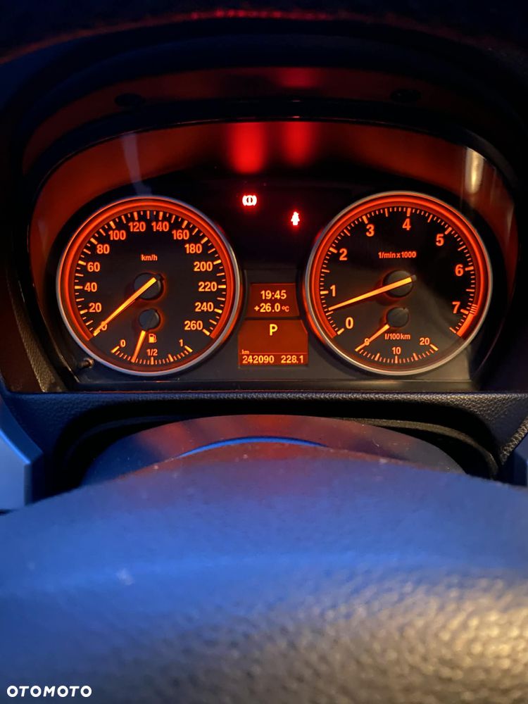 BMW Seria 3 325i - 5