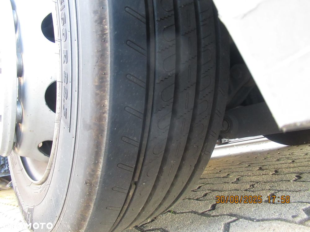 Mercedes-Benz ACTROS - 10