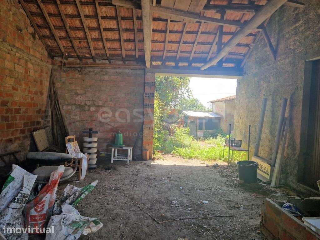 Moradia T4 para remodelar em Oliveirinha a poucos minutos de Aveiro - Grande imagem: 5/19