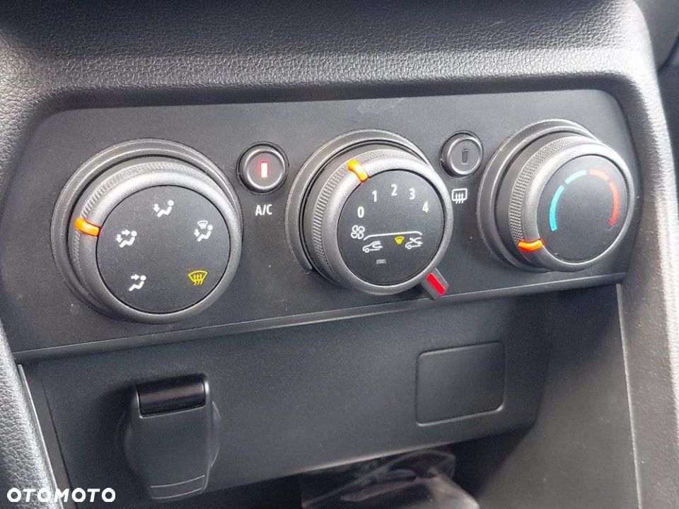 Dacia Sandero - 25