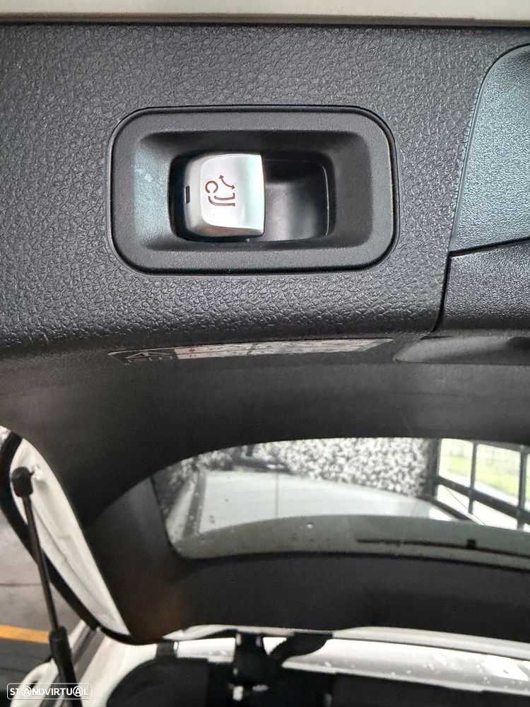 Mercedes-Benz C 300 e AMG Line - 13